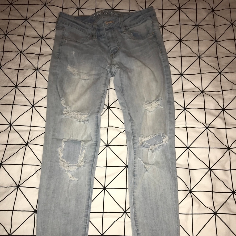 Light ripped jeans!